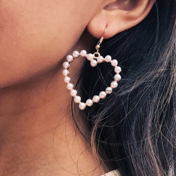 “Heart of Gold & Pearls” Trendy Cute Hoop Earring - Picture 2 of 11